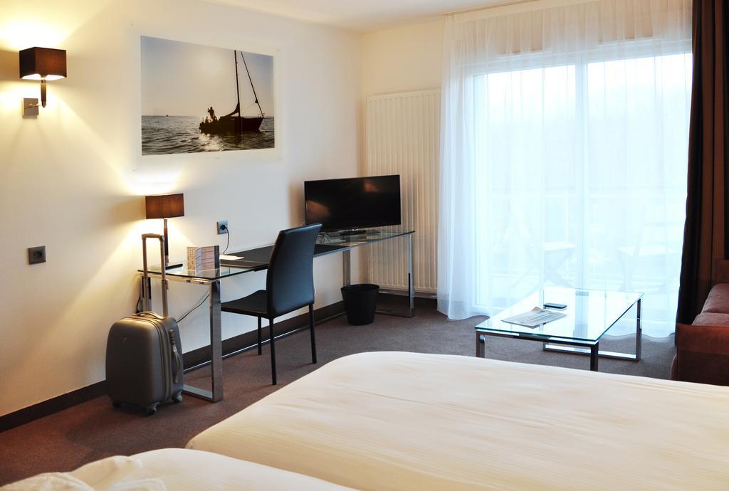 Golden Tulip Pornic Suites- Appart Hotel Exterior photo