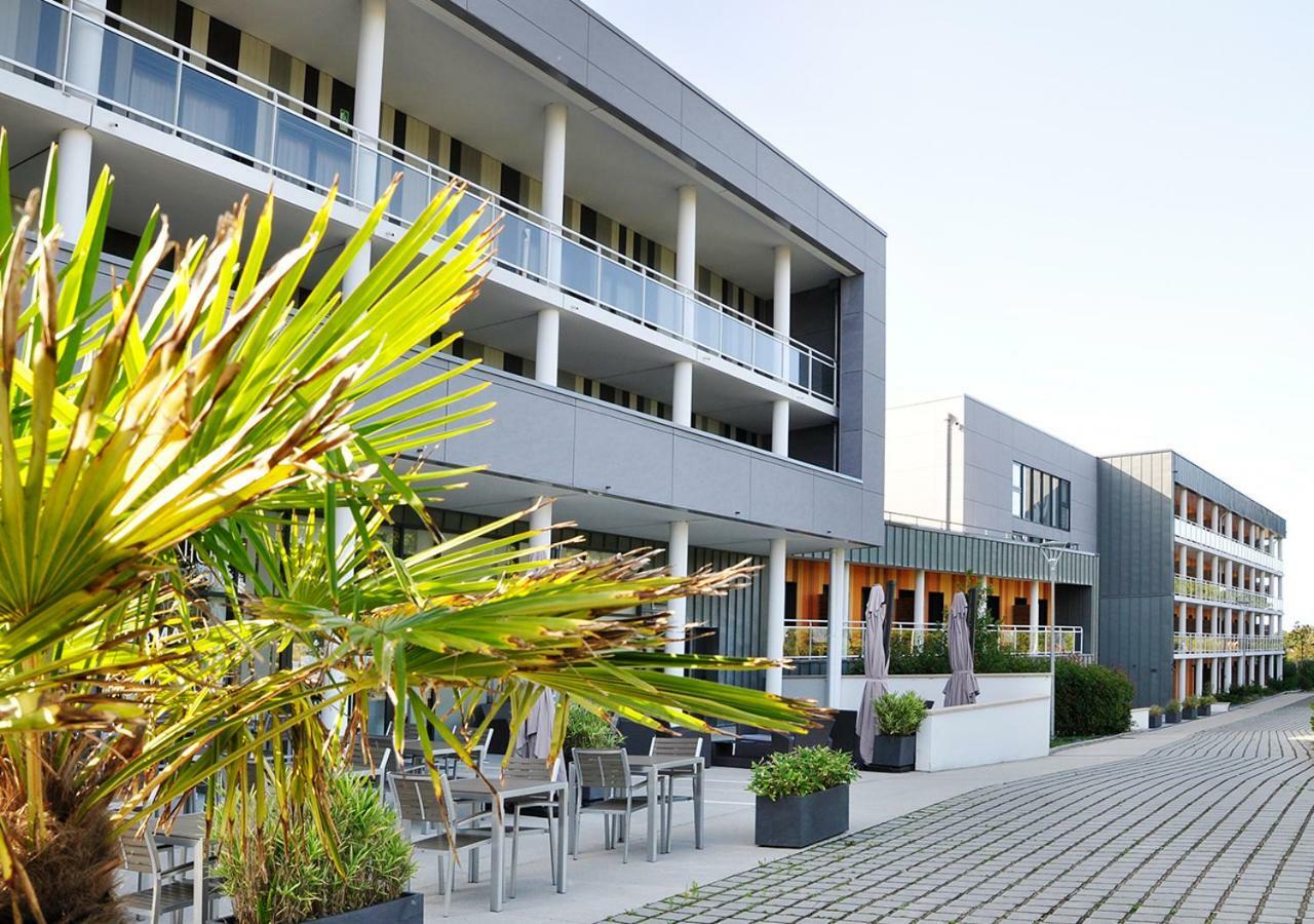 Golden Tulip Pornic Suites- Appart Hotel Exterior photo