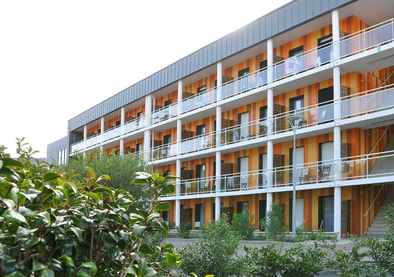 Golden Tulip Pornic Suites- Appart Hotel Exterior photo